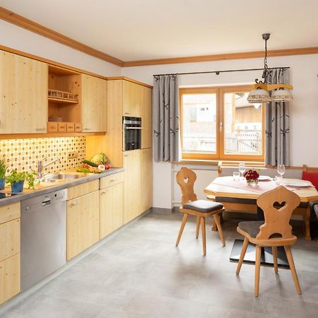 "Ferienwohnung Anna" - Annehmlichkeiten Von 4-Sterne Familien-Und Wellnesshotel Viktoria Koennen Mitgenutzt Werden Oberstdorf Eksteriør bilde