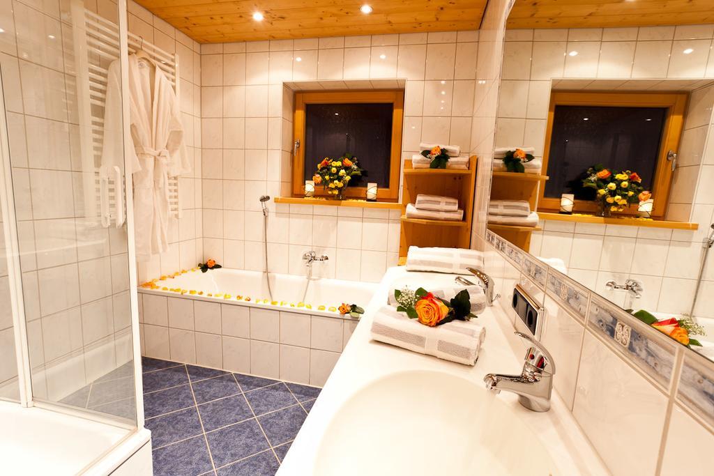 "Ferienwohnung Anna" - Annehmlichkeiten Von 4-Sterne Familien-Und Wellnesshotel Viktoria Koennen Mitgenutzt Werden Oberstdorf Eksteriør bilde